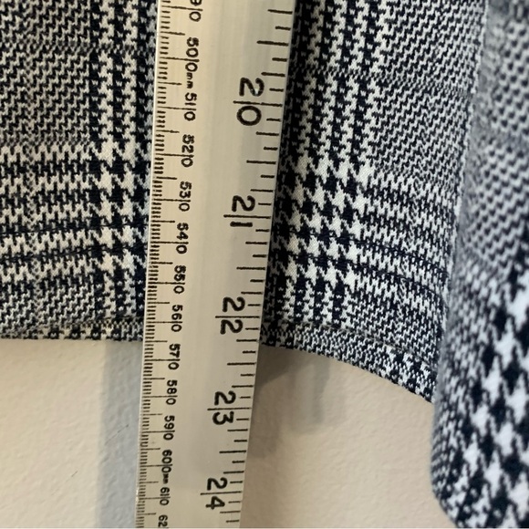 Banana Republic black and white houndstooth career wear tank. Size Mp - Picture 4 of 7